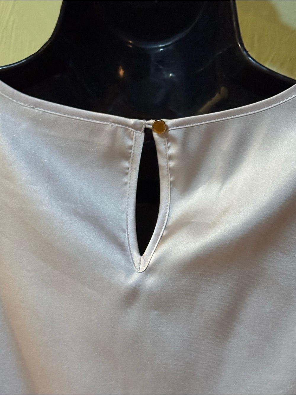 Calvin Klein Satin Sleeveless Blouse Pleated Scoop Neck Champagne Gold Size M - Picture 10 of 12